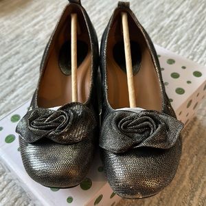 Earthies “Rubio” Pewter Metalic Leather, Size 8